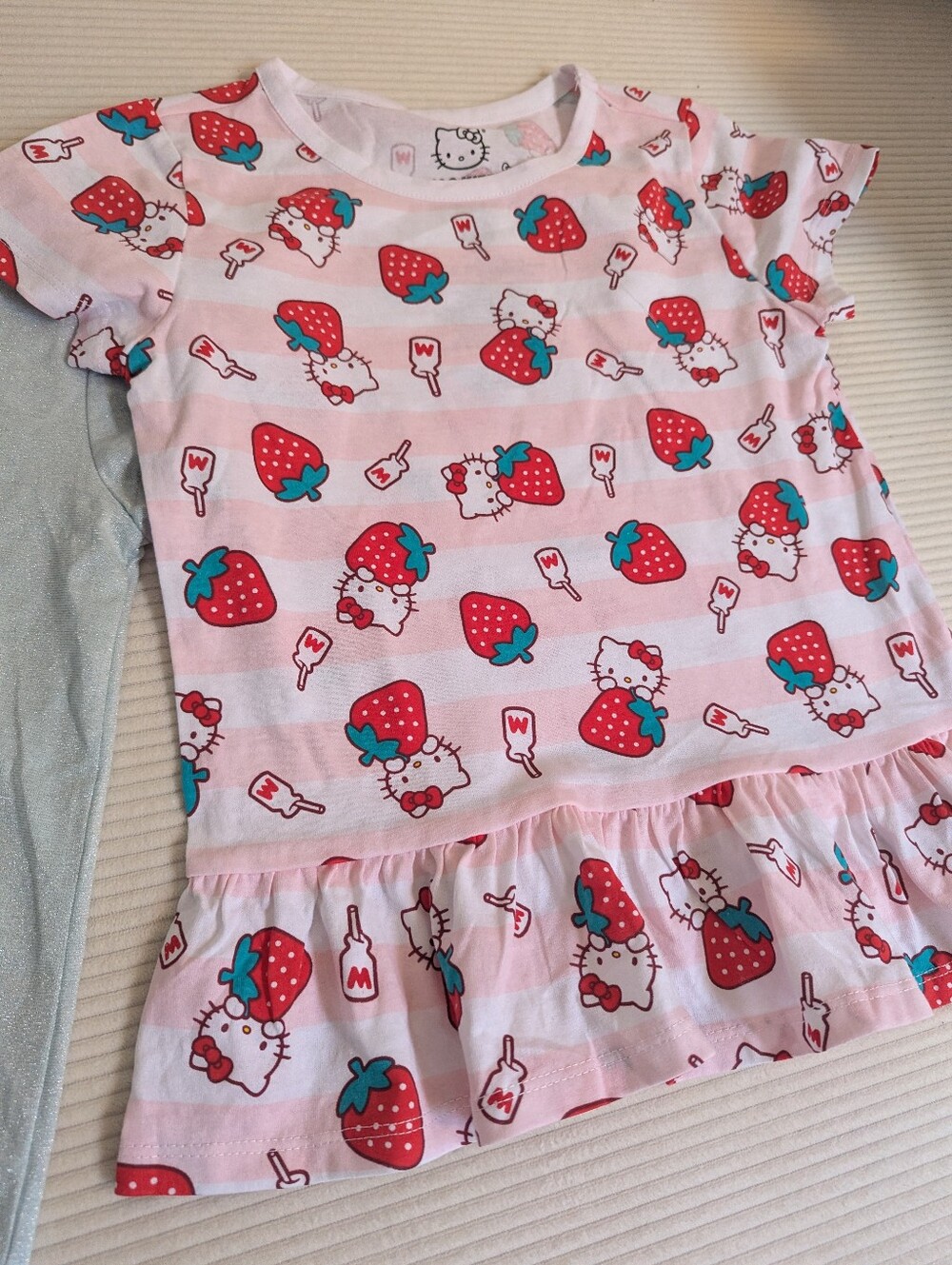 Hello Kitty Tee Bundle - Picture 4 of 5